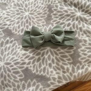 Newborn to 3 Ribbed Green Bow Headband